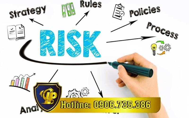 Analyze and evaluate contract risks