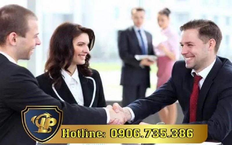 Consulting, negotiating and concluding labor contracts