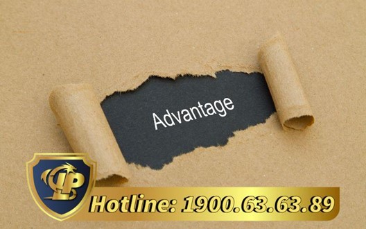 What are the advantages and disadvantages of buying a townhouse?